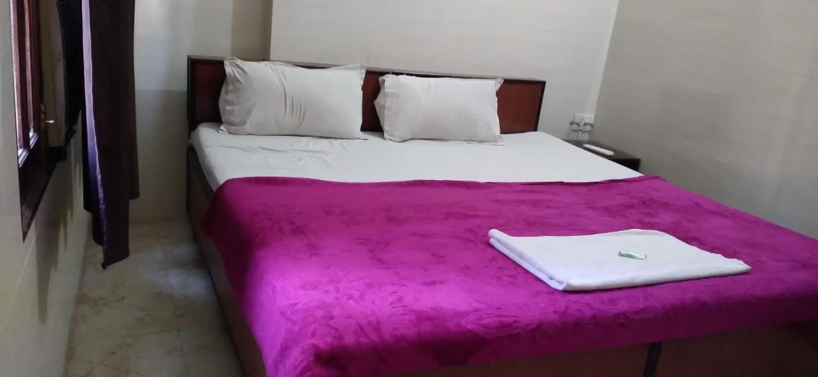 Raja Guest House -- Jalandhar Railway Station -- For Family, Couples, Travellers Exterior foto