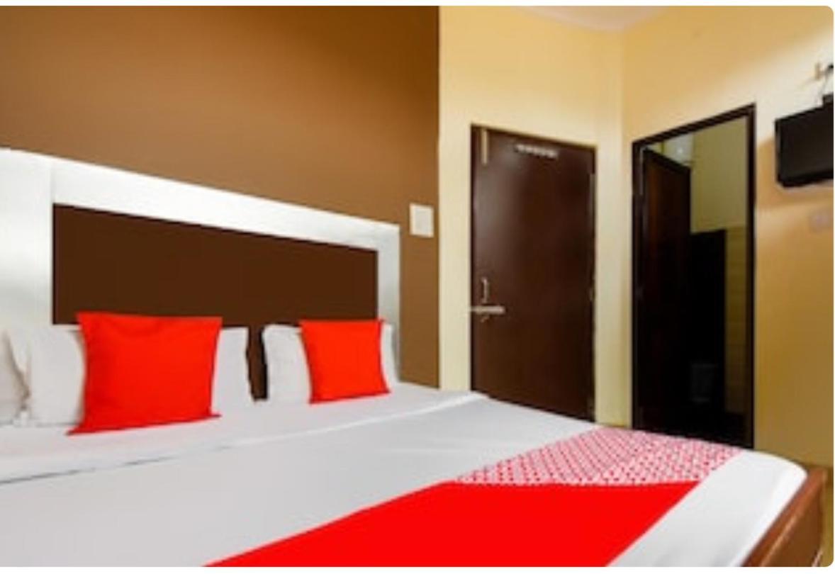 Raja Guest House -- Jalandhar Railway Station -- For Family, Couples, Travellers Exterior foto