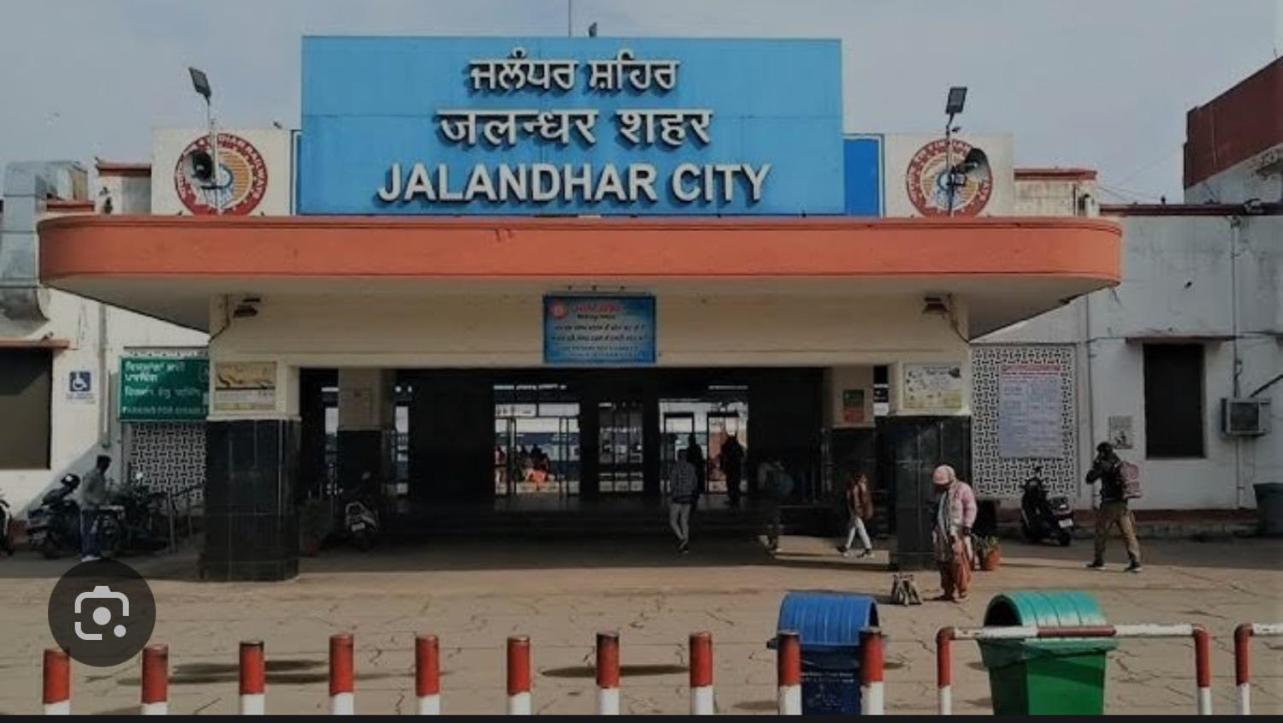 Raja Guest House -- Jalandhar Railway Station -- For Family, Couples, Travellers Exterior foto